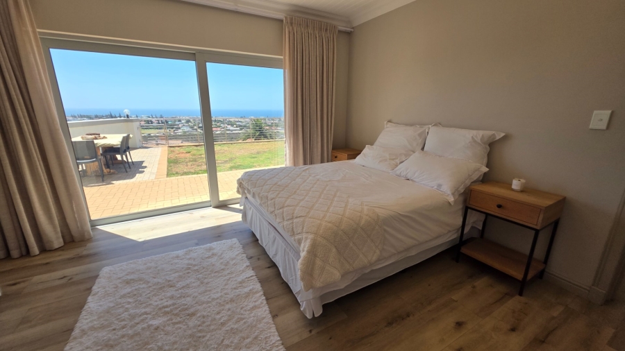 4 Bedroom Property for Sale in Hartenbos Heuwels Western Cape
